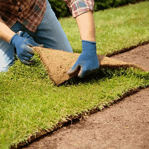 Preparing and installing grass per pallet